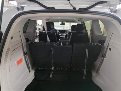 2024 Chrysler Pacifica Plug-In Hybrid Select   - Photo 11 - Mandan, ND 58554