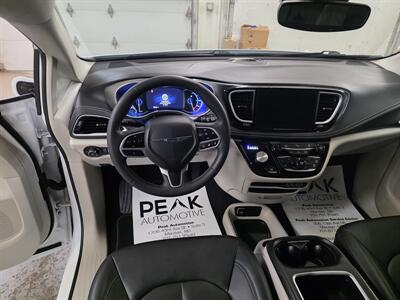 2024 Chrysler Pacifica Plug-In Hybrid Select   - Photo 8 - Mandan, ND 58554