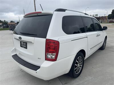 2012 Kia Sedona EX   - Photo 5 - Bismarck, ND 58504