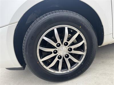 2012 Kia Sedona EX   - Photo 9 - Bismarck, ND 58504