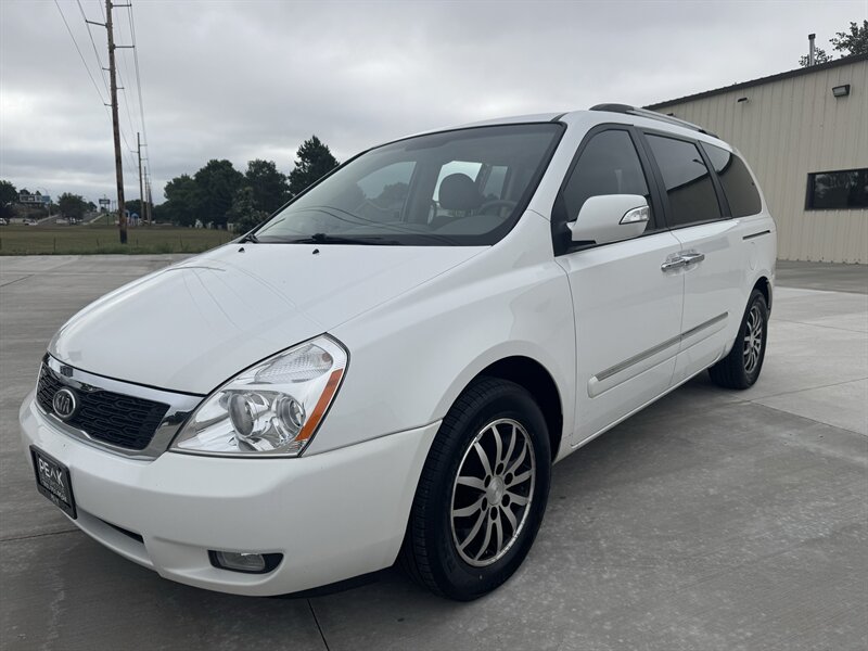 2012 Kia Sedona EX   - Photo 1 - Bismarck, ND 58504