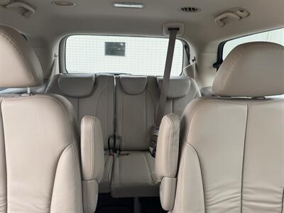 2012 Kia Sedona EX   - Photo 13 - Bismarck, ND 58504