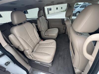2012 Kia Sedona EX   - Photo 14 - Bismarck, ND 58504