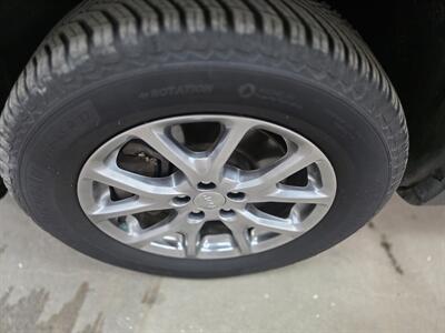 2018 Jeep Cherokee Latitude Plus   - Photo 8 - Mandan, ND 58554