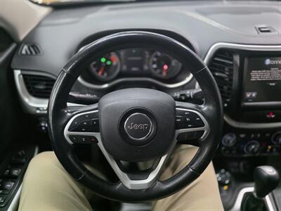 2018 Jeep Cherokee Latitude Plus   - Photo 12 - Mandan, ND 58554