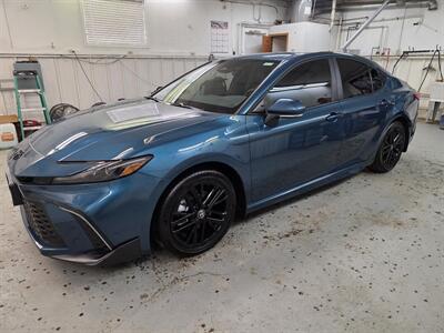 2026 Toyota Camry SE   - Photo 2 - Mandan, ND 58554