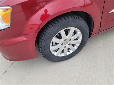2013 Chrysler Town and Country Touring   - Photo 7 - Bismarck, ND 58504