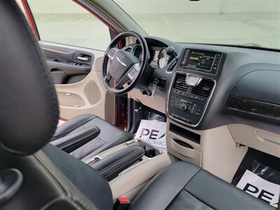 2013 Chrysler Town and Country Touring   - Photo 16 - Bismarck, ND 58504