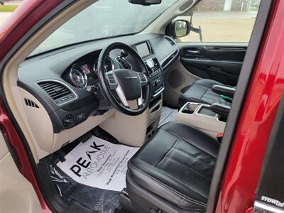 2013 Chrysler Town and Country Touring   - Photo 8 - Bismarck, ND 58504