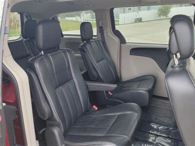 2013 Chrysler Town and Country Touring   - Photo 15 - Bismarck, ND 58504