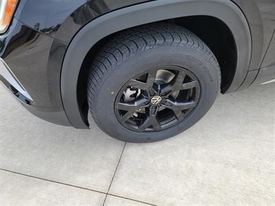 2024 Volkswagen Atlas Peak Edition SEL 4Motion   - Photo 8 - Bismarck, ND 58504