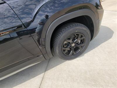 2024 Volkswagen Atlas Peak Edition SEL 4Motion   - Photo 6 - Bismarck, ND 58504