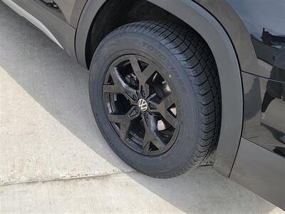 2024 Volkswagen Atlas Peak Edition SEL 4Motion   - Photo 9 - Bismarck, ND 58504