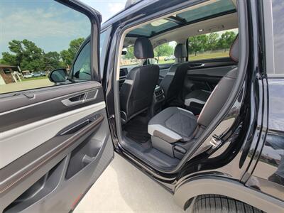 2024 Volkswagen Atlas Peak Edition SEL 4Motion   - Photo 16 - Bismarck, ND 58504