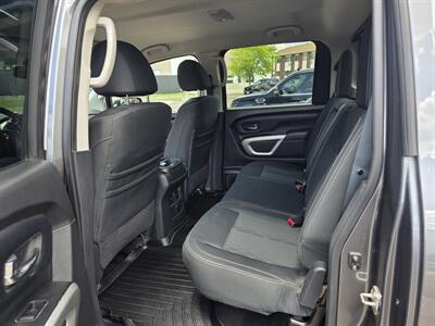 2018 Nissan Titan SV   - Photo 11 - Mandan, ND 58554