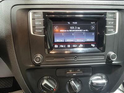 2017 Volkswagen Jetta 1.4T S   - Photo 10 - Bismarck, ND 58504