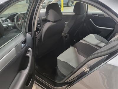 2017 Volkswagen Jetta 1.4T S   - Photo 11 - Bismarck, ND 58504
