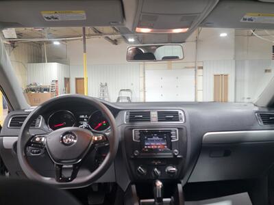 2017 Volkswagen Jetta 1.4T S   - Photo 12 - Bismarck, ND 58504