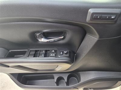 2022 Nissan Titan PRO-4X   - Photo 19 - Mandan, ND 58554