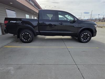 2022 Nissan Titan PRO-4X   - Photo 5 - Mandan, ND 58554