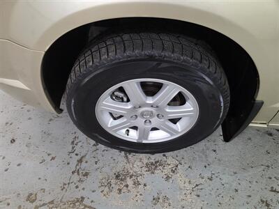 2010 Chrysler Town and Country Touring Plus   - Photo 7 - Mandan, ND 58554