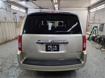 2010 Chrysler Town and Country Touring Plus   - Photo 6 - Mandan, ND 58554