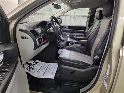 2010 Chrysler Town and Country Touring Plus   - Photo 8 - Mandan, ND 58554