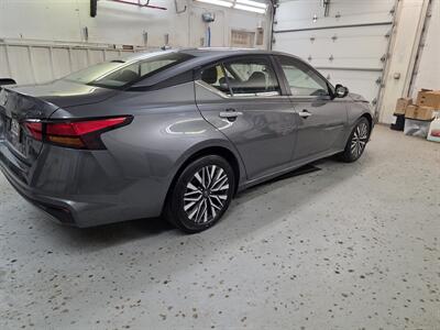2024 Nissan Altima 2.5 SV   - Photo 4 - Mandan, ND 58554