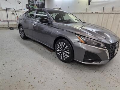 2024 Nissan Altima 2.5 SV   - Photo 2 - Mandan, ND 58554