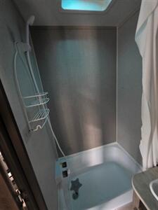 2020 Keystone ZINGER LITE BY CROSSROADS M-18RK   - Photo 12 - Mandan, ND 58554