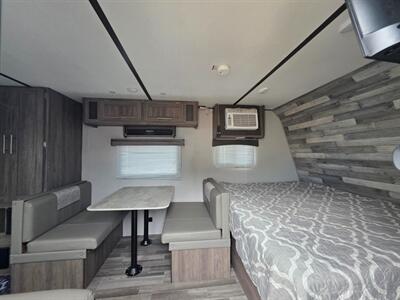 2020 Keystone ZINGER LITE BY CROSSROADS M-18RK   - Photo 7 - Mandan, ND 58554