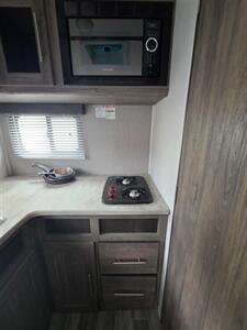 2020 Keystone ZINGER LITE BY CROSSROADS M-18RK   - Photo 10 - Mandan, ND 58554