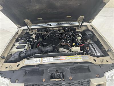 2001 Ford Explorer Sport Trac   - Photo 18 - Bismarck, ND 58504
