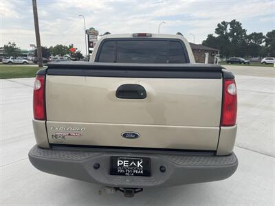 2001 Ford Explorer Sport Trac   - Photo 8 - Bismarck, ND 58504