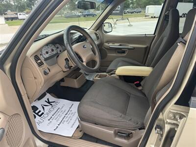2001 Ford Explorer Sport Trac   - Photo 14 - Bismarck, ND 58504