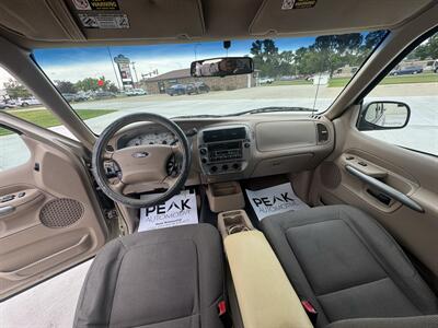 2001 Ford Explorer Sport Trac   - Photo 11 - Bismarck, ND 58504