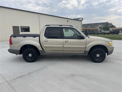 2001 Ford Explorer Sport Trac   - Photo 6 - Bismarck, ND 58504