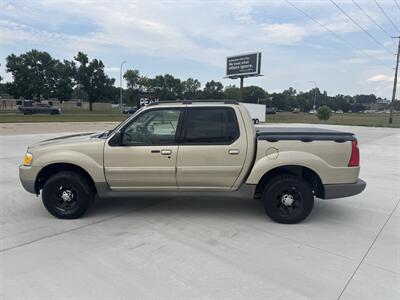2001 Ford Explorer Sport Trac   - Photo 5 - Bismarck, ND 58504