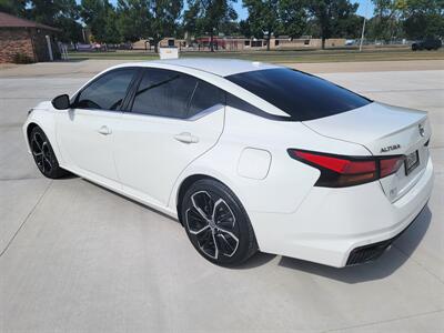 2023 Nissan Altima 2.5 SR   - Photo 9 - Bismarck, ND 58504