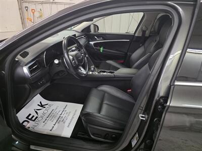 2025 Genesis G70 2.5T Standard   - Photo 12 - Mandan, ND 58554
