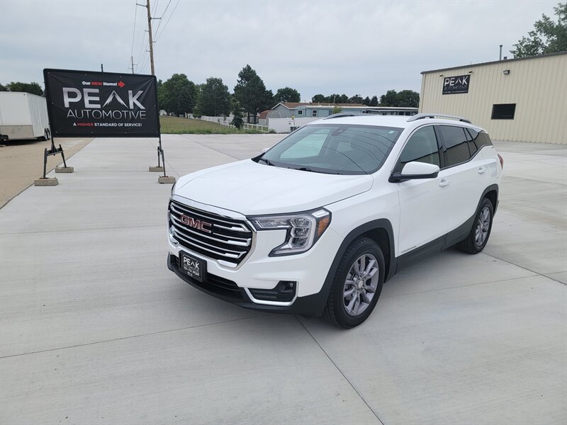 2023 GMC Terrain SLT   - Photo 1 - Bismarck, ND 58504