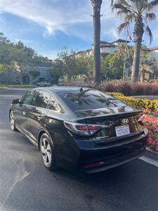 2016 Hyundai SONATA Hybrid Limited   - Photo 6 - Van Nuys, CA 91402