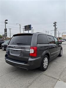 2016 Chrysler Town and Country Touring   - Photo 6 - Van Nuys, CA 91402