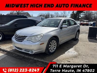 2010 Chrysler Sebring Limited   - Photo 2 - Terre Haute, IN 47802