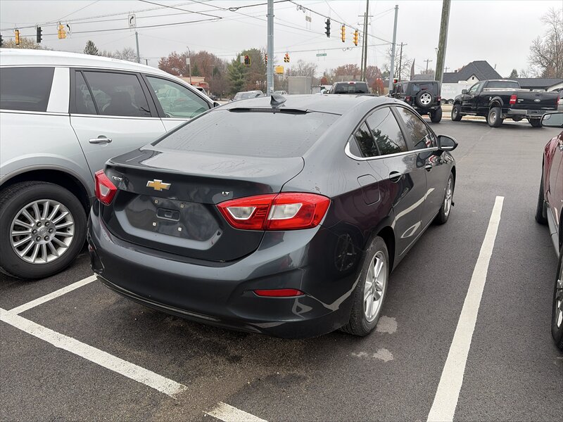 2017 Chevrolet Cruze LT Auto  