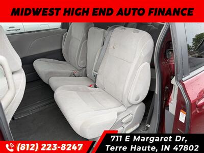 2015 Toyota Sienna LE 8-Passenger - Photo 6 - Terre Haute, IN 47802