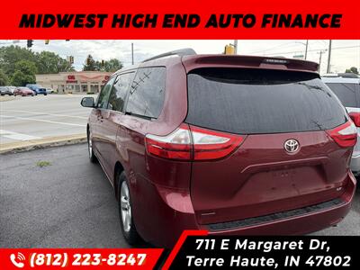 2015 Toyota Sienna LE 8-Passenger - Photo 3 - Terre Haute, IN 47802
