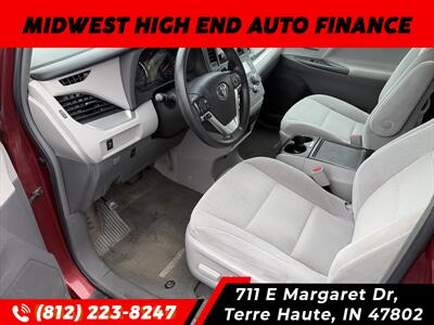 2015 Toyota Sienna LE 8-Passenger - Photo 5 - Terre Haute, IN 47802
