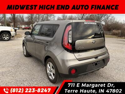2017 Kia Soul   - Photo 3 - Terre Haute, IN 47802
