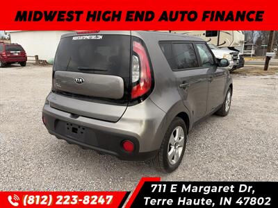 2017 Kia Soul   - Photo 2 - Terre Haute, IN 47802